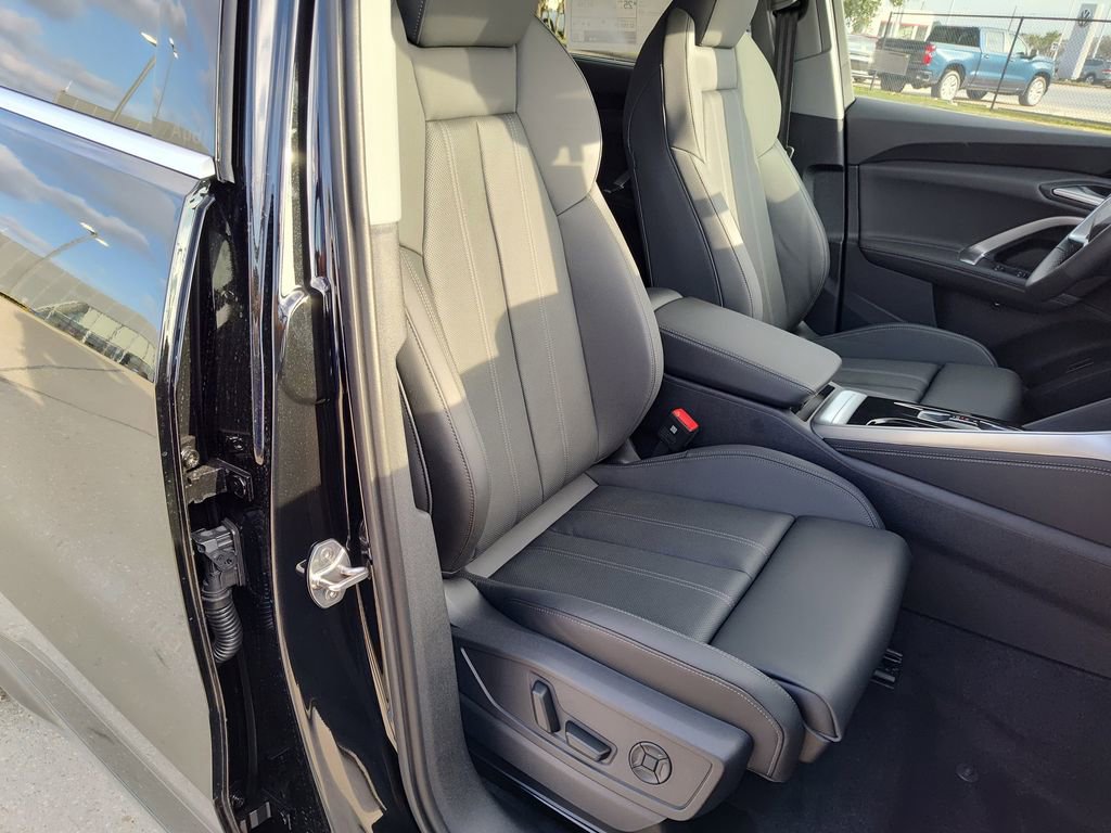New 2025 Audi Q5 Premium Plus image 12