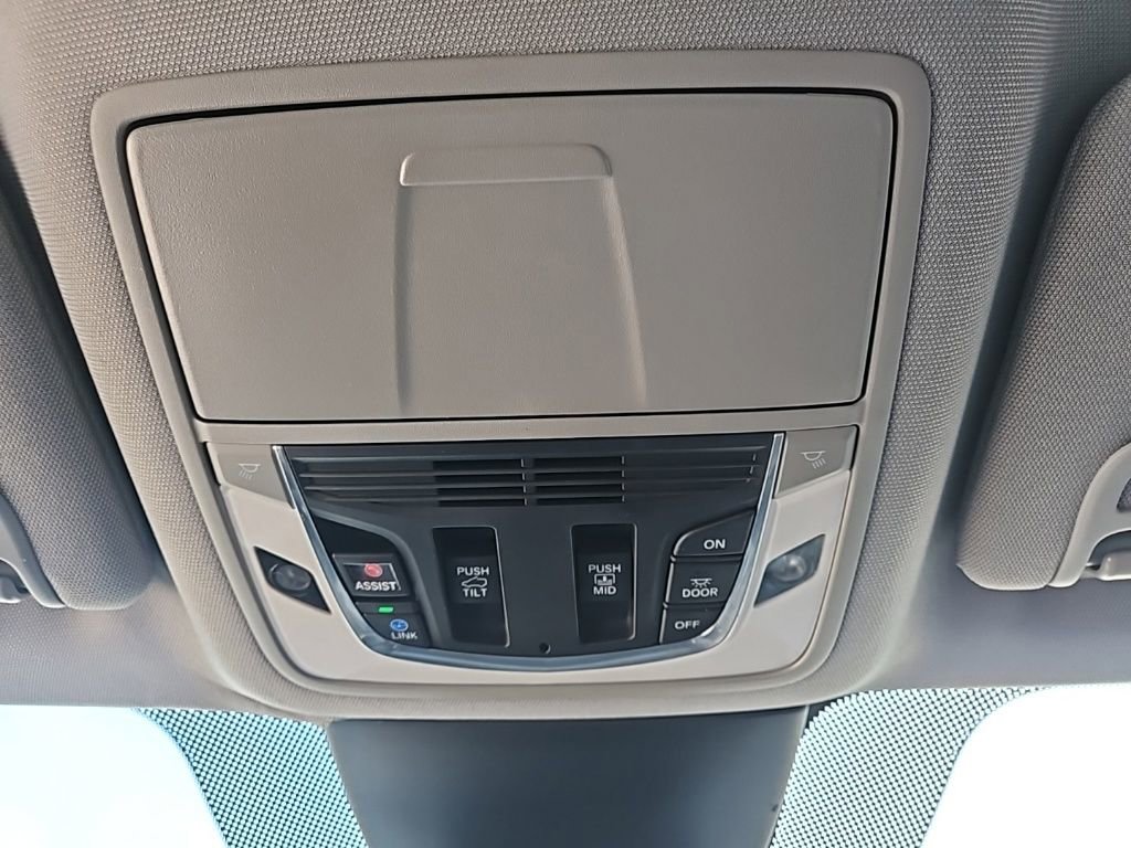 Used 2022 Acura MDX FWD w/ Technology Package image 29