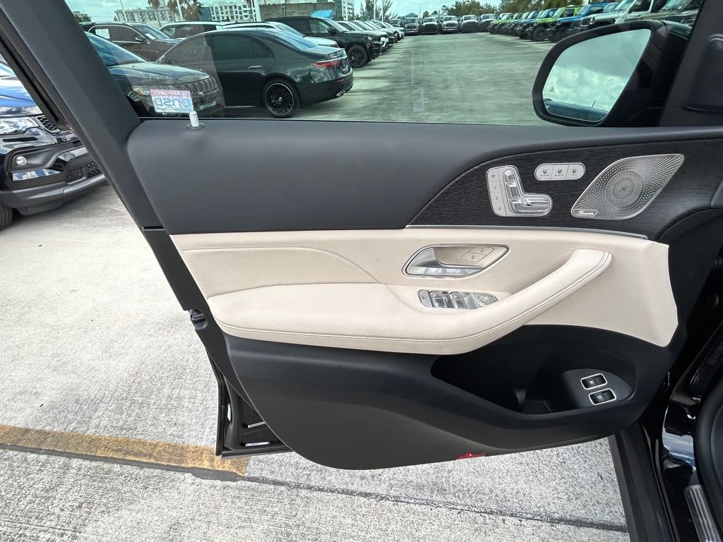 Used 2025 Mercedes-Benz GLE 450e 4MATIC image 26
