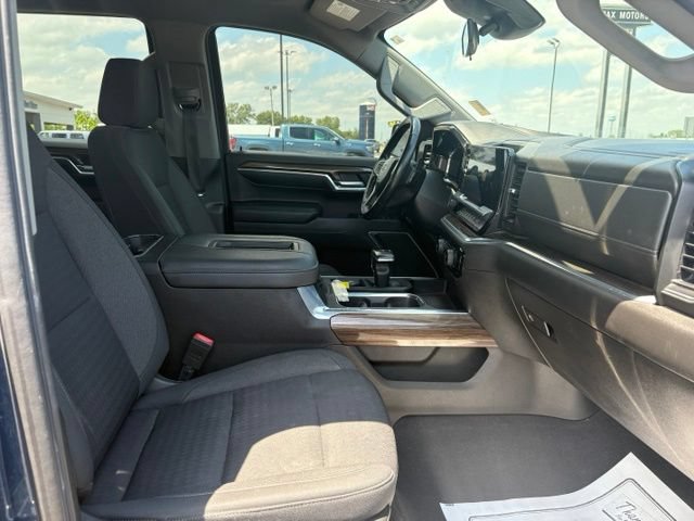 Used 2022 Chevrolet Silverado 1500 LT AWD/4WD image 28