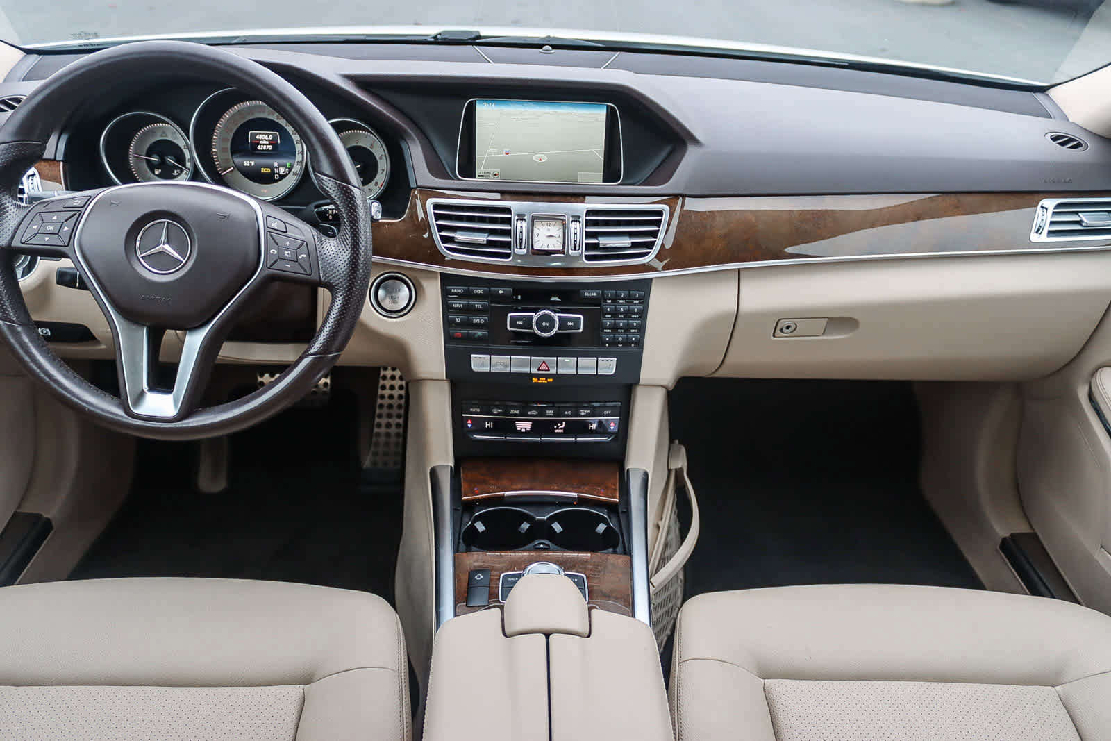 Used 2014 Mercedes-Benz E 350 4MATIC Sedan image 11