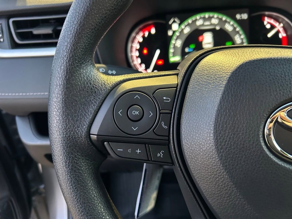 Used 2025 Toyota RAV4 XLE image 18