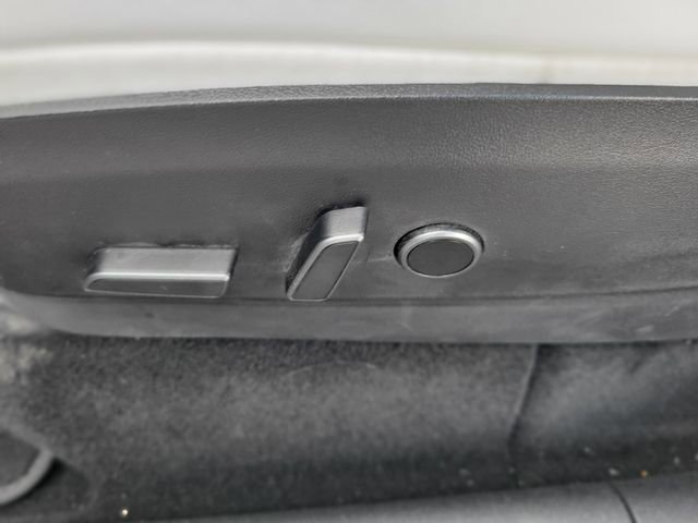 Used 2022 Tesla Model Y Performance image 19