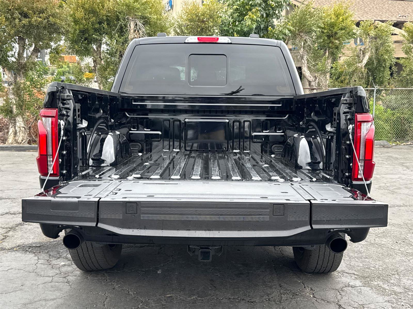 Used 2025 Ford F150 Lariat w/ Equipment Group 501A Mid AWD/4WD image 11