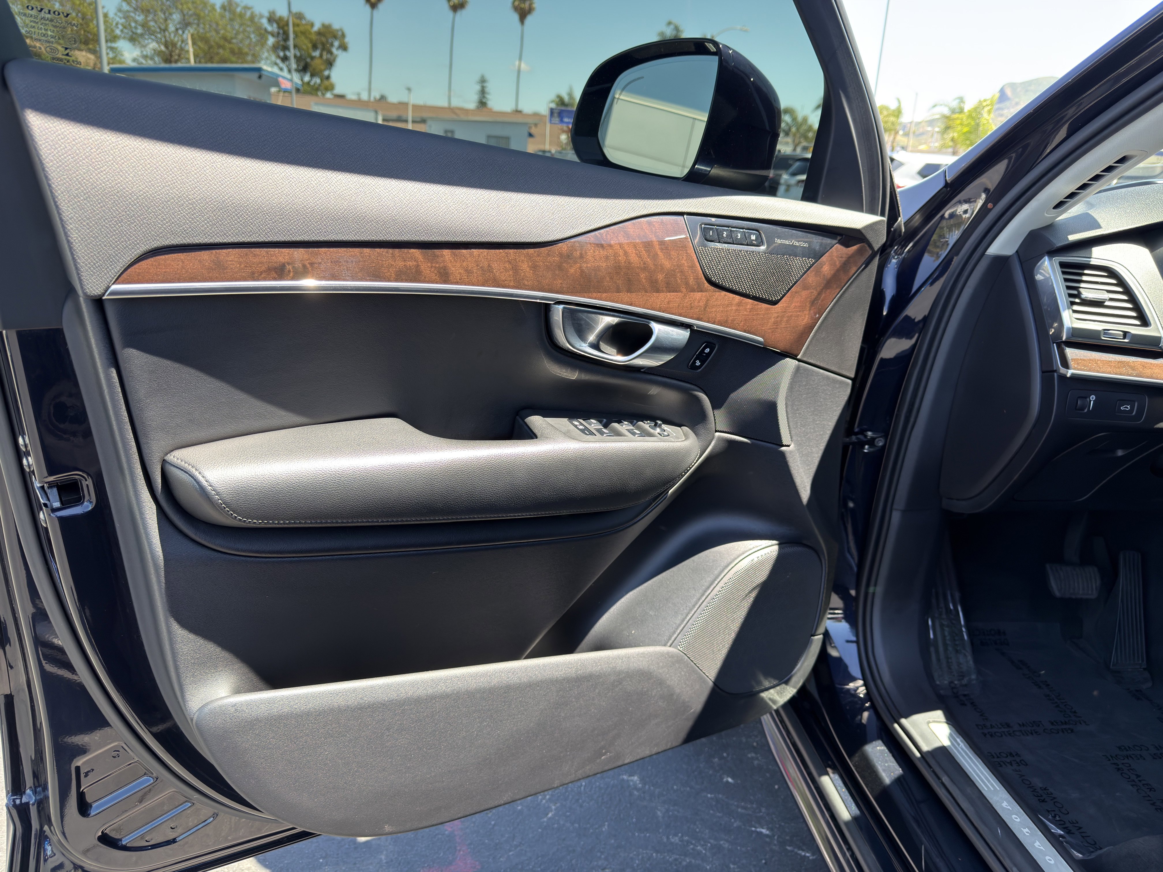 Used 2019 Volvo XC90 T5 Momentum w/ Advanced Package image 26