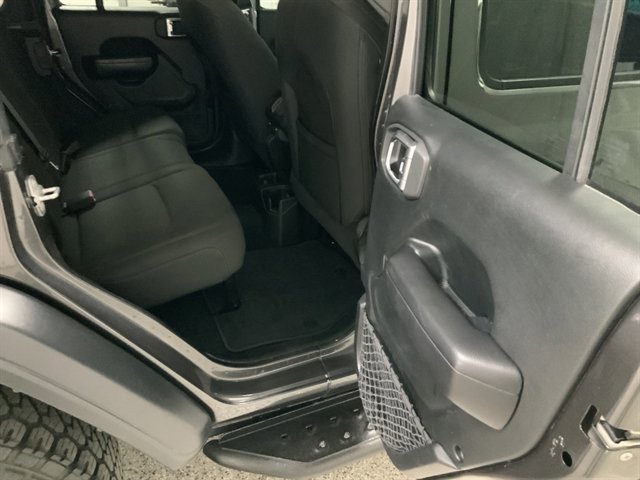 Used 2018 Jeep Wrangler Unlimited Sport S image 20