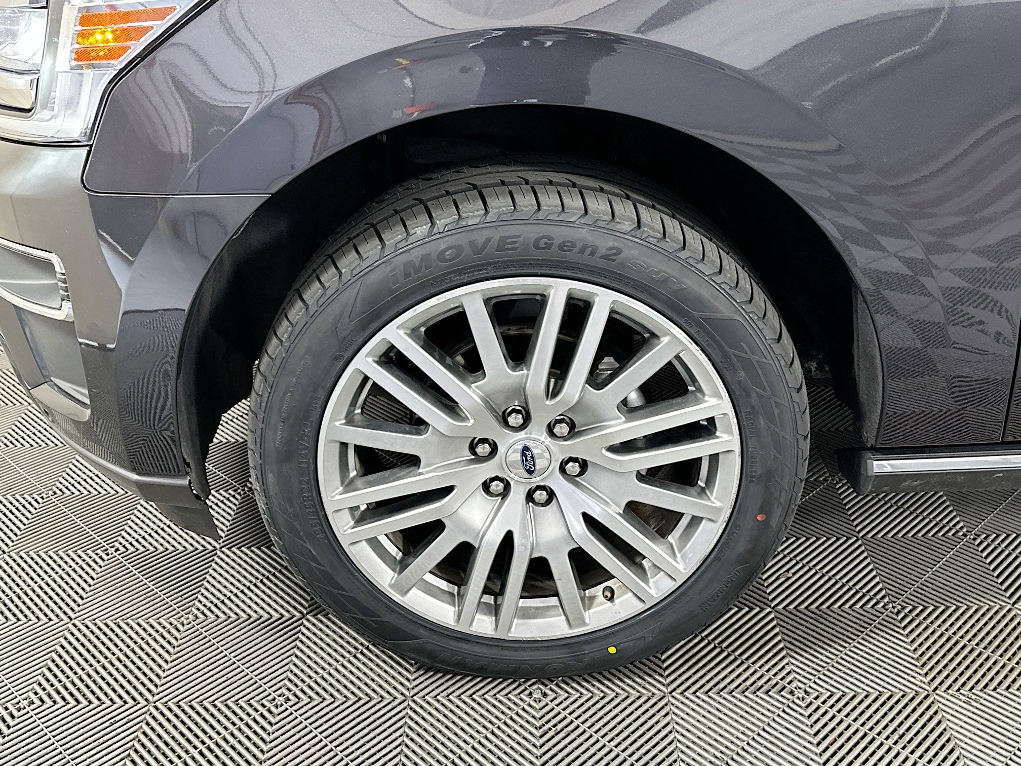 Used 2024 Ford Expedition Limited image 11