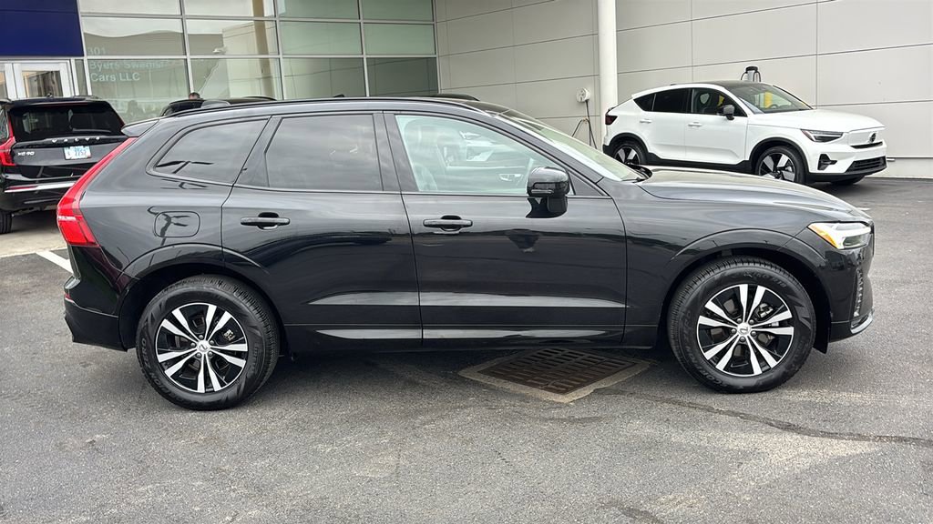 Used 2025 Volvo XC60 B5 Core AWD/4WD image 27