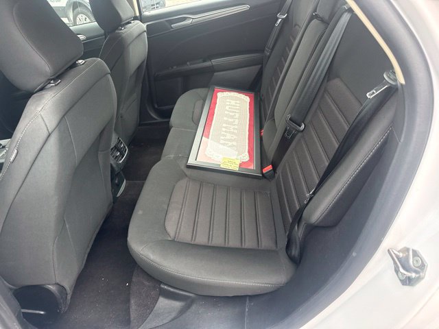 Used 2020 Ford Fusion SE FWD image 10