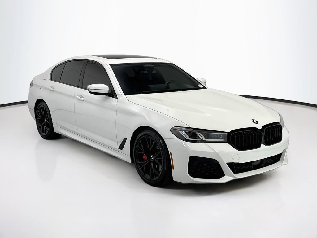 Used 2022 BMW 530i w/ M Sport Package RWD image 3