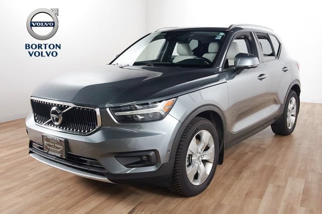Used 2019 Volvo XC40 T5 Momentum AWD/4WD image 1