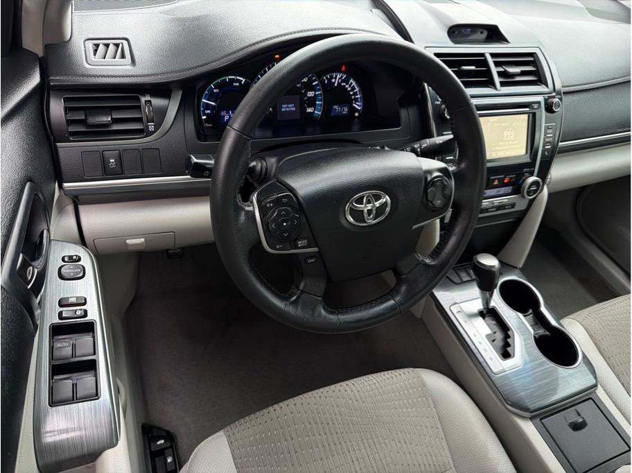 Used 2014 Toyota Camry XLE w/ Protection Package FWD image 2