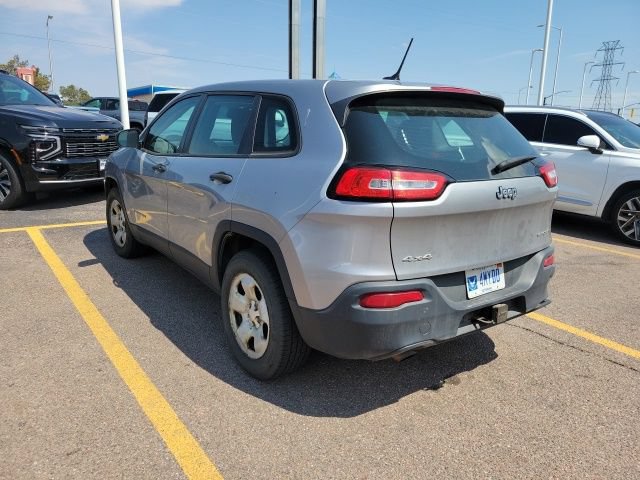 Used 2014 Jeep Cherokee Sport w/ Cold Weather Group AWD/4WD image 5