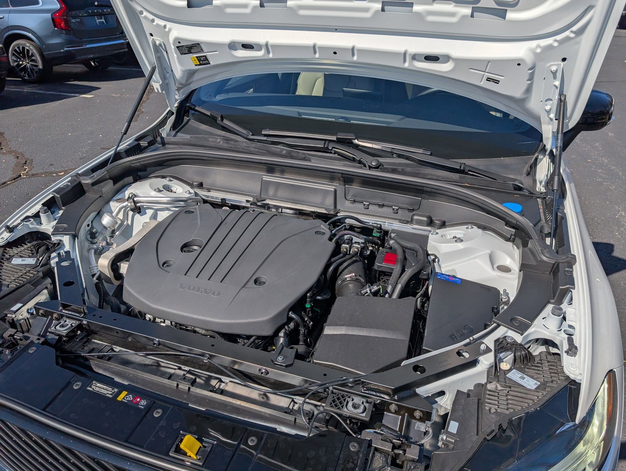 New 2026 Volvo XC60 B5 Plus w/ Protection Package Premier image 30