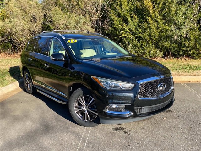 Used 2019 INFINITI QX60 Luxe w/ Essential Package image 1