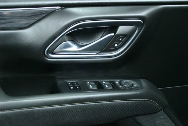 Used 2023 GMC Yukon XL SLT w/ SLT Luxury Package image 14