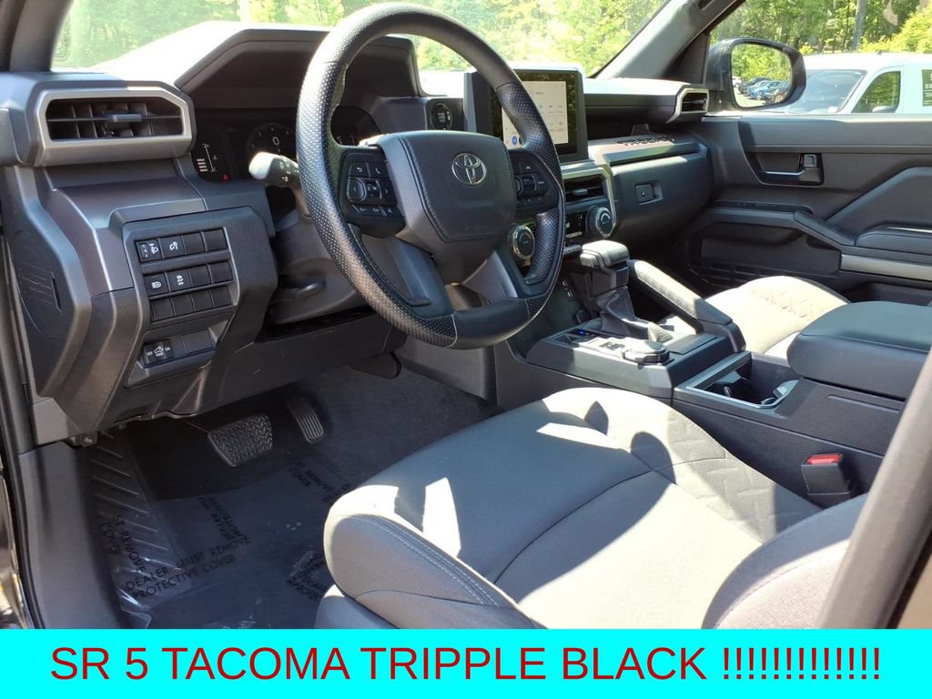 Used 2025 Toyota Tacoma SR5 AWD/4WD image 12