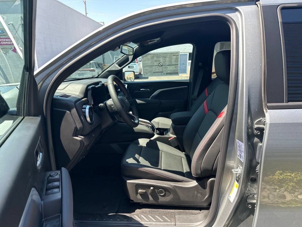New 2026 Chevrolet Colorado Z71 w/ Midnight Edition AWD/4WD image 17