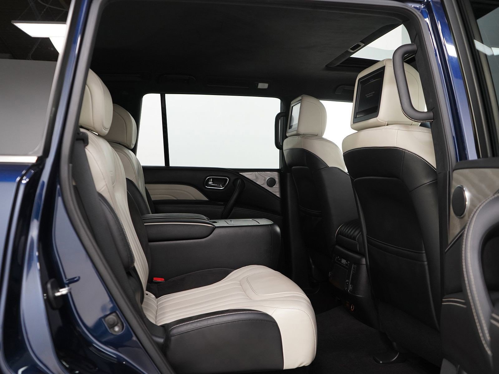 Used 2019 INFINITI QX80 Limited AWD/4WD image 11