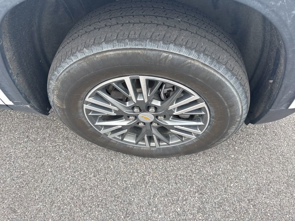 Used 2024 Chevrolet Traverse LT image 9