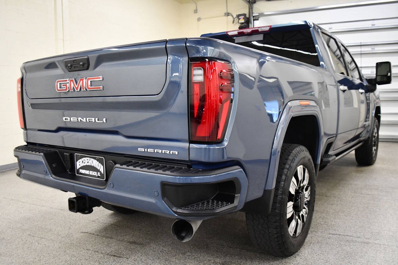 Used 2025 GMC Sierra 2500 Denali w/ Denali Reserve Package AWD/4WD image 8