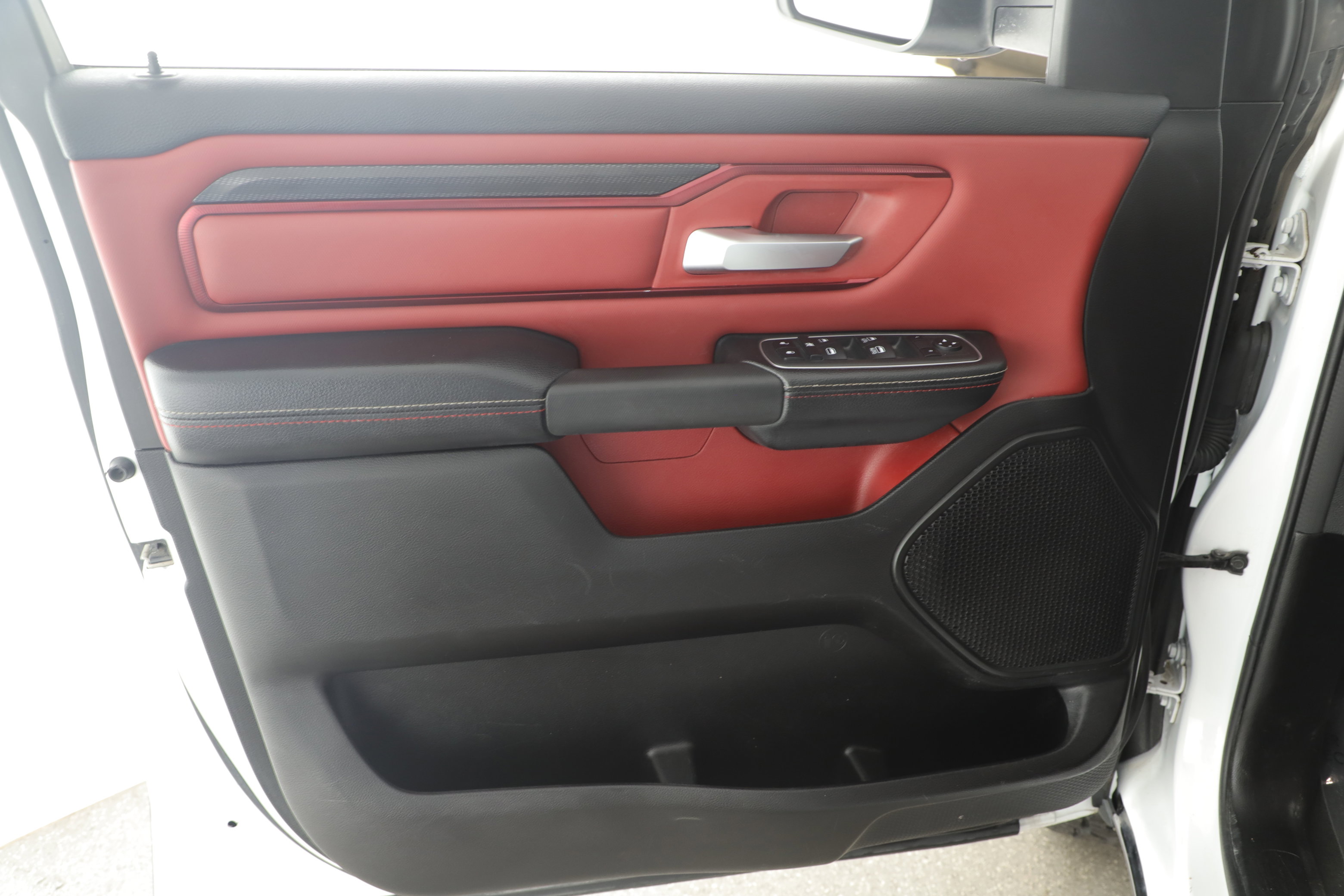 Used 2024 RAM 1500 Rebel image 9