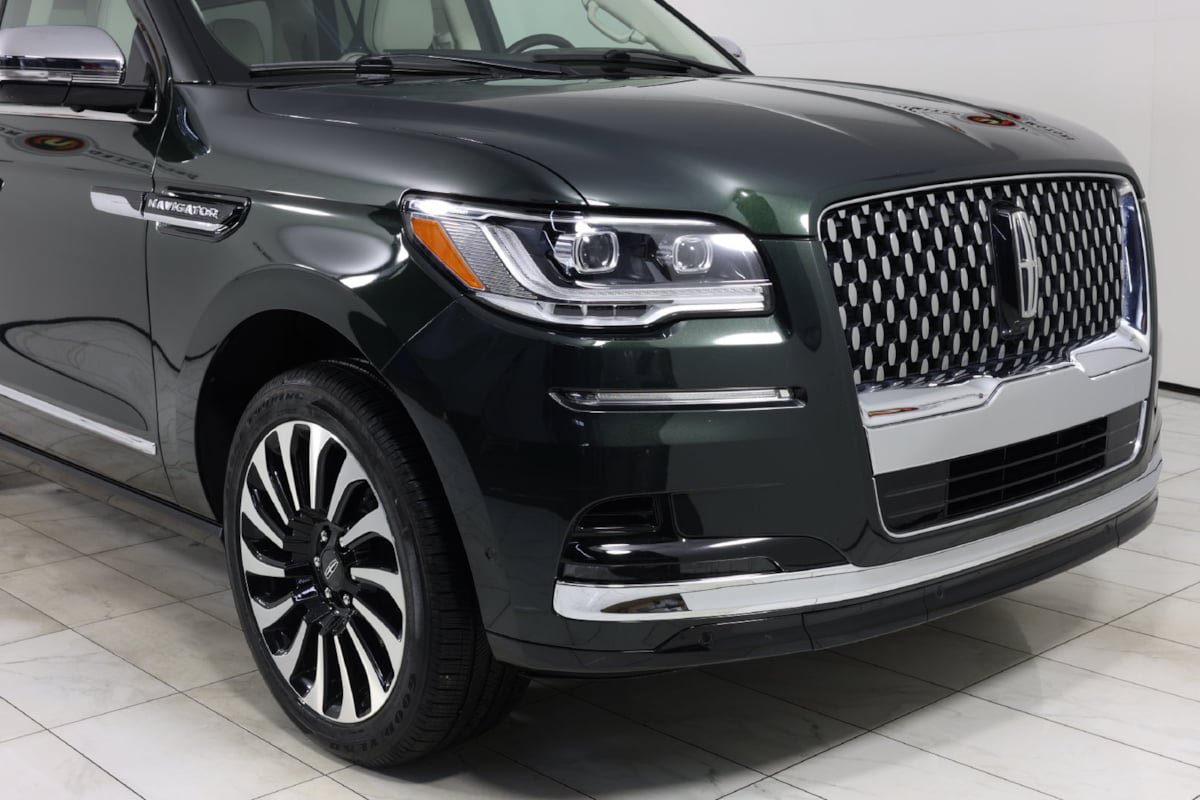 Used 2024 Lincoln Navigator Black Label AWD/4WD image 38