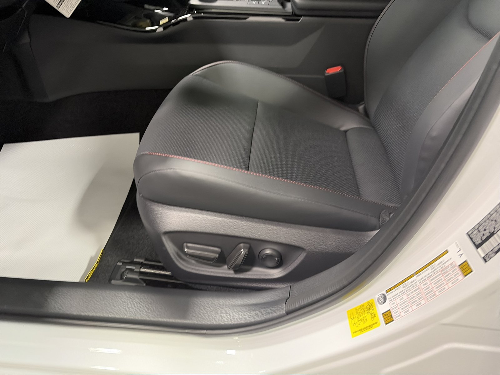 New 2026 Toyota Prius Plug-In Hybrid FWD image 12