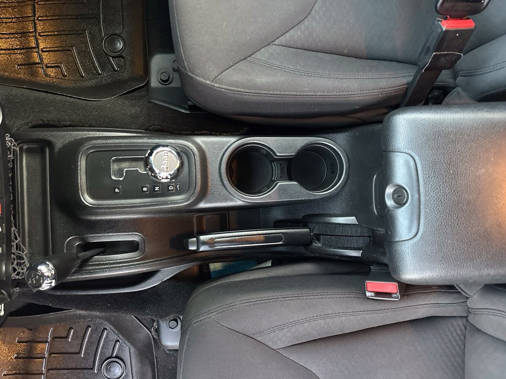 Used 2016 Jeep Wrangler Unlimited Sport w/ Max Tow Package AWD/4WD image 32