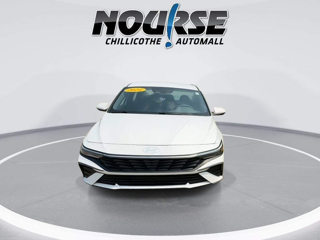 Used 2024 Hyundai Elantra SEL FWD image 3