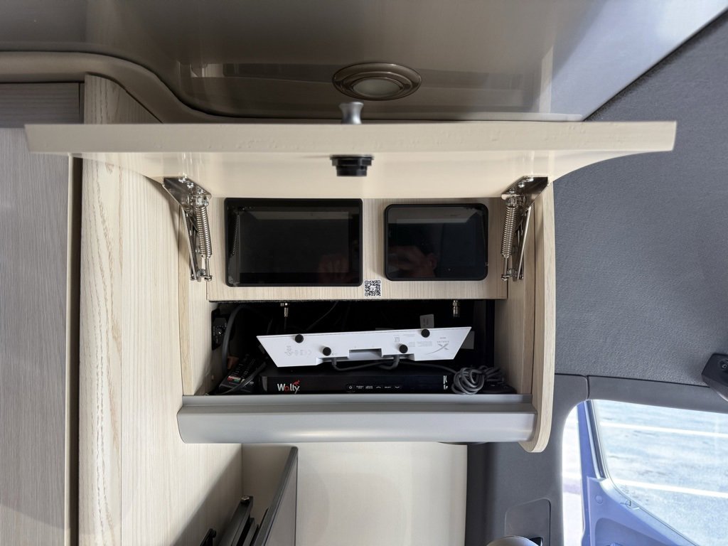 Used 2023 Mercedes-Benz Sprinter 3500 image 24