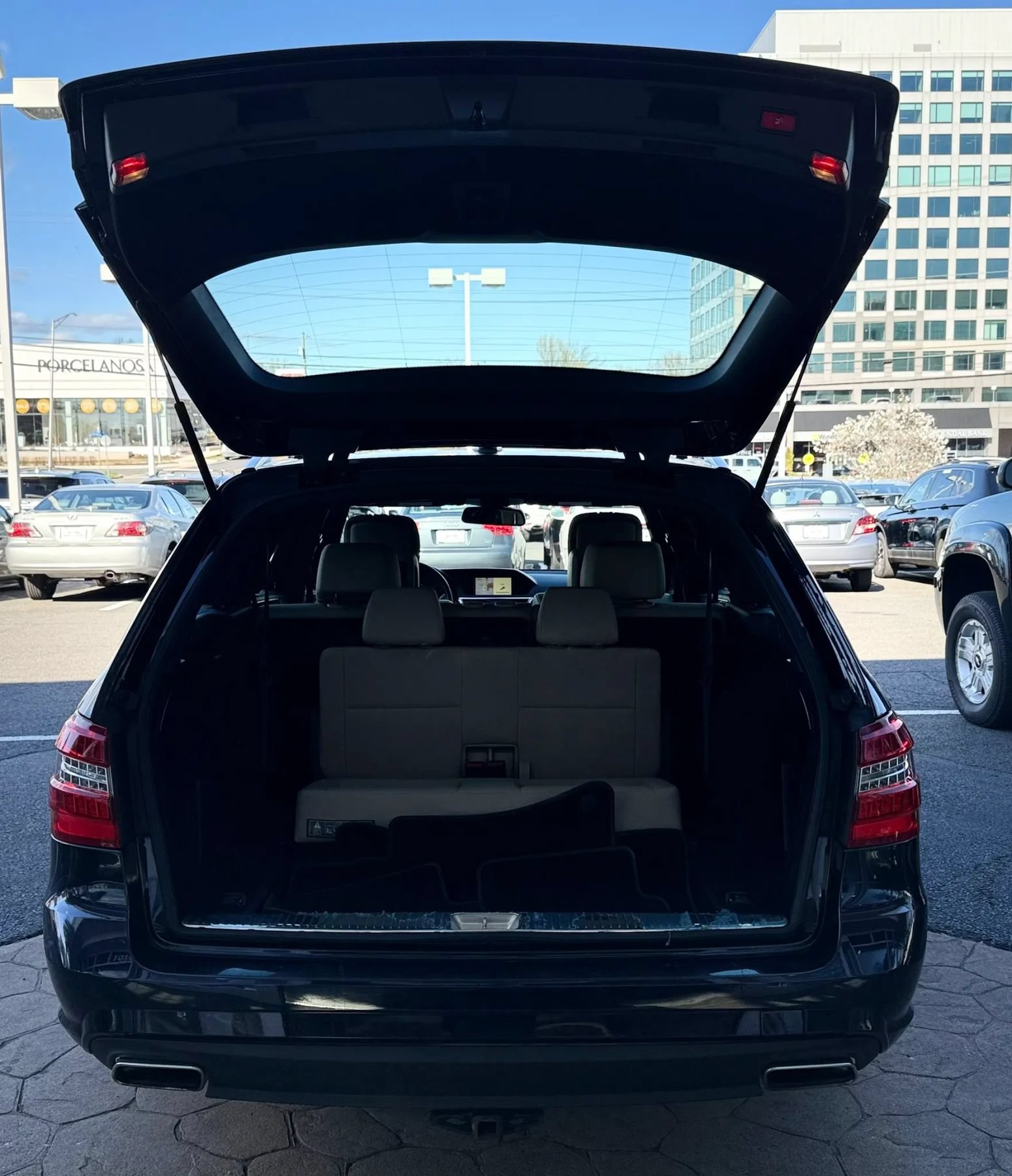 Used 2011 Mercedes-Benz E 350 4MATIC Wagon image 45