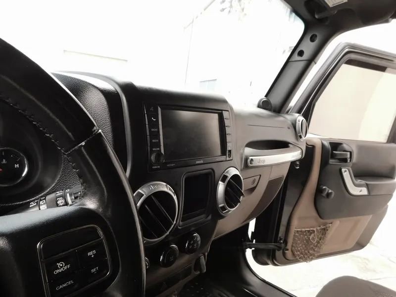 Used 2013 Jeep Wrangler Rubicon w/ Dual Top Group image 31