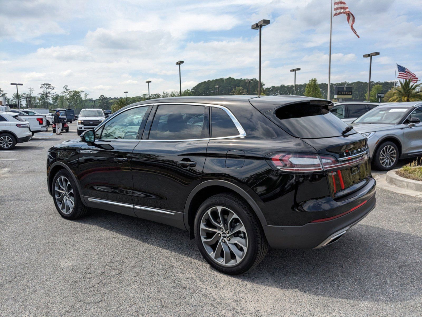 Certified 2023 Lincoln Nautilus Reserve w/ Equipment Group 201A image 9