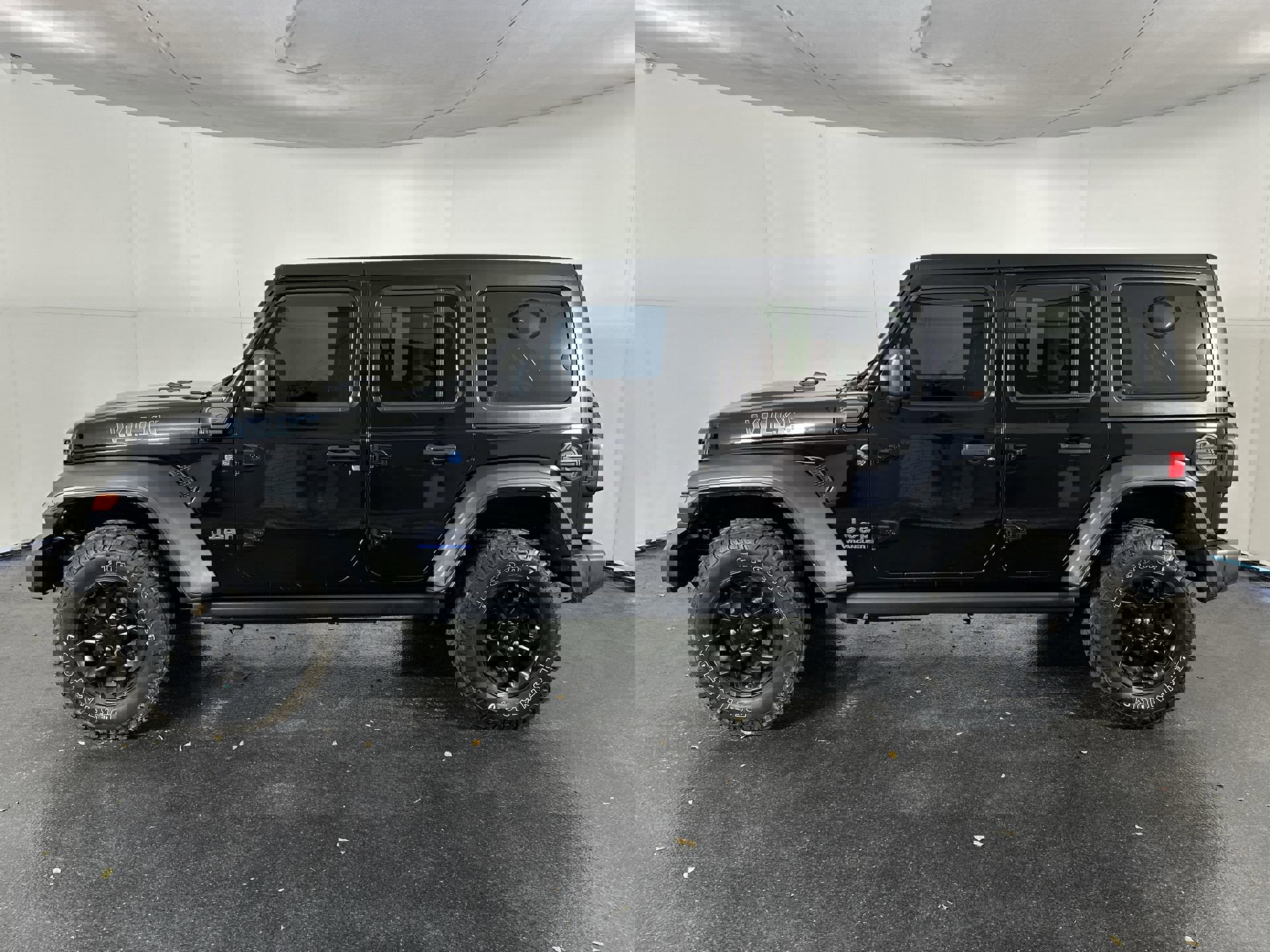 Used 2023 Jeep Wrangler Unlimited w/ Cold Weather Group image 7