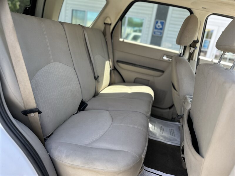 Used 2008 Mercury Mariner 4WD V6 image 13