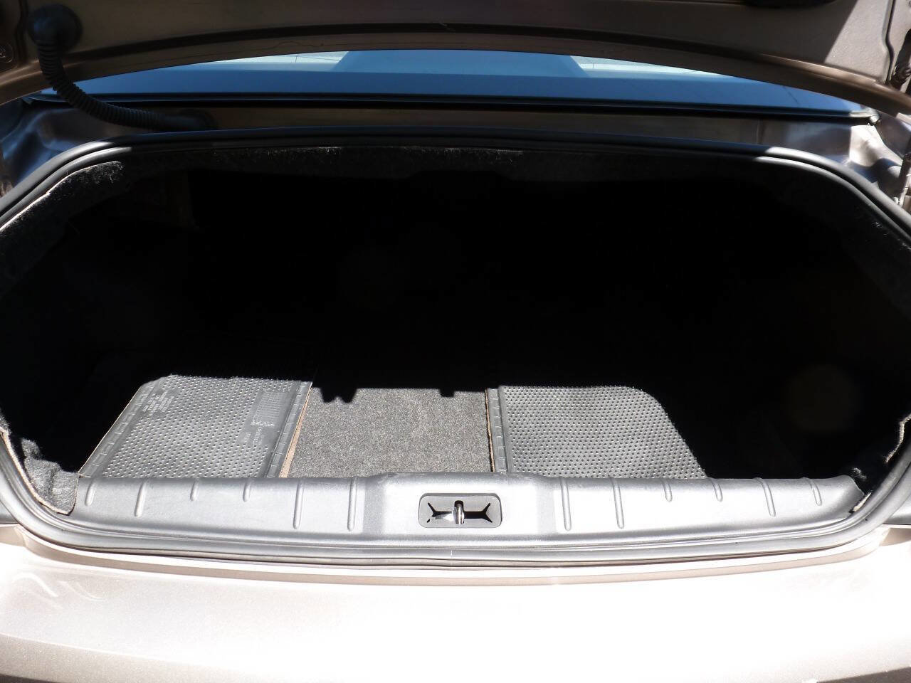 Used 2010 Chevrolet Malibu LT w/ HFV6 Engine Package FWD image 13