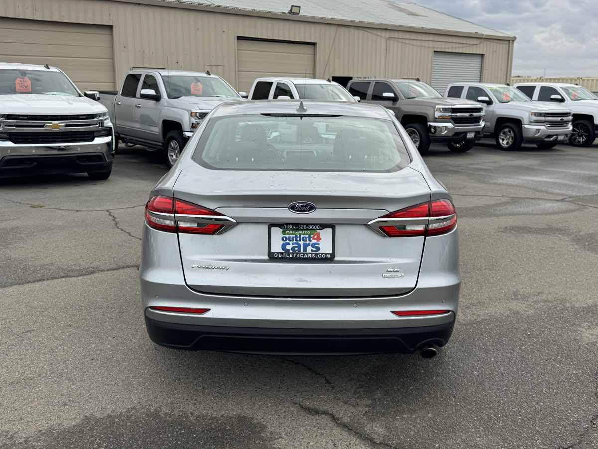 Used 2020 Ford Fusion SE FWD image 8