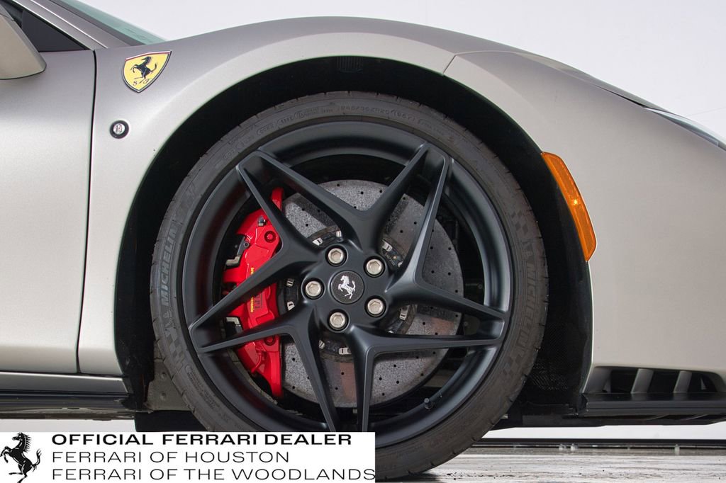 Used 2022 Ferrari F8 Tributo image 22