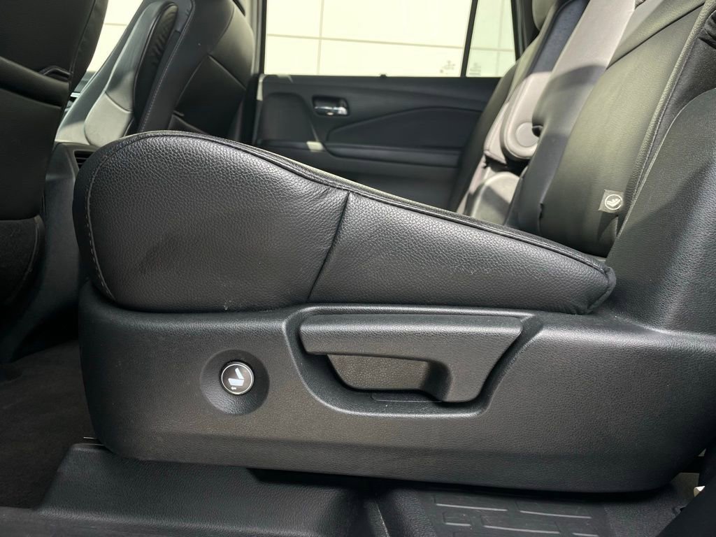 Certified 2022 Honda Pilot Touring image 40