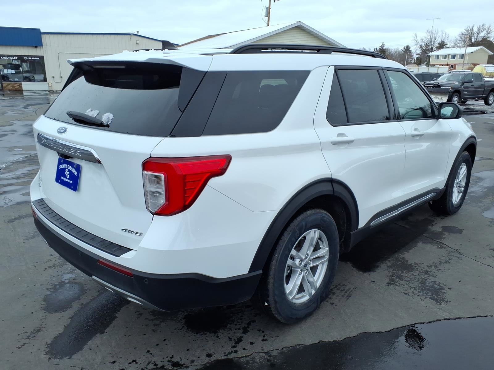 Certified 2023 Ford Explorer XLT w/ Equipment Group 202A AWD/4WD image 6
