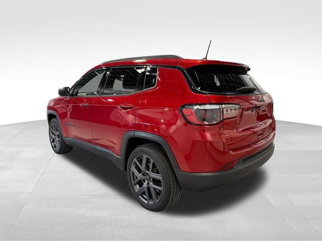 Used 2026 Jeep Compass Latitude AWD/4WD image 5