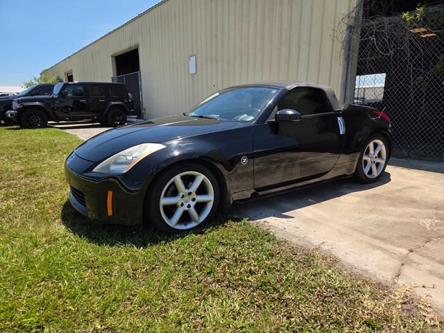 Used 2004 Nissan 350Z Touring RWD image 3