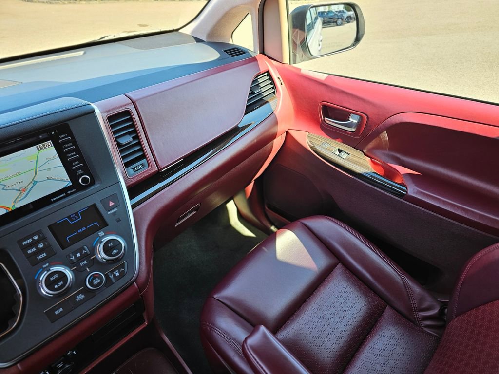 Used 2019 Toyota Sienna XLE w/ XLE Navigation Package image 44