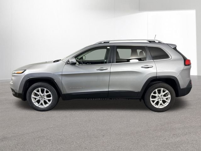 Used 2016 Jeep Cherokee Latitude w/ Cold Weather Group AWD/4WD image 29