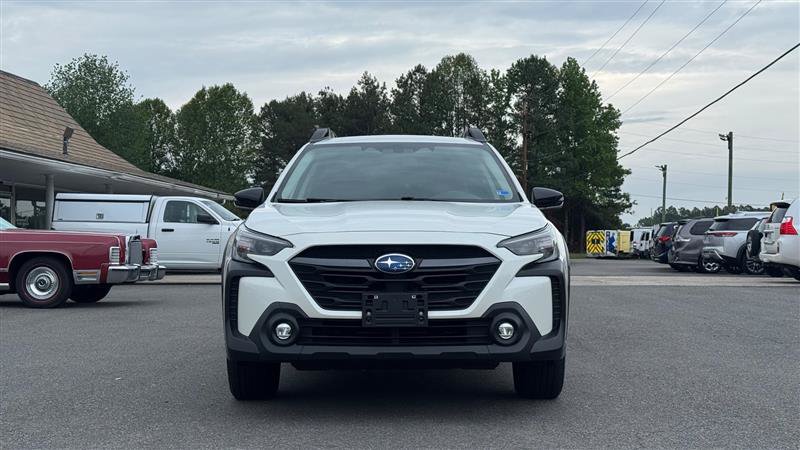 Used 2023 Subaru Outback Premium AWD/4WD image 3