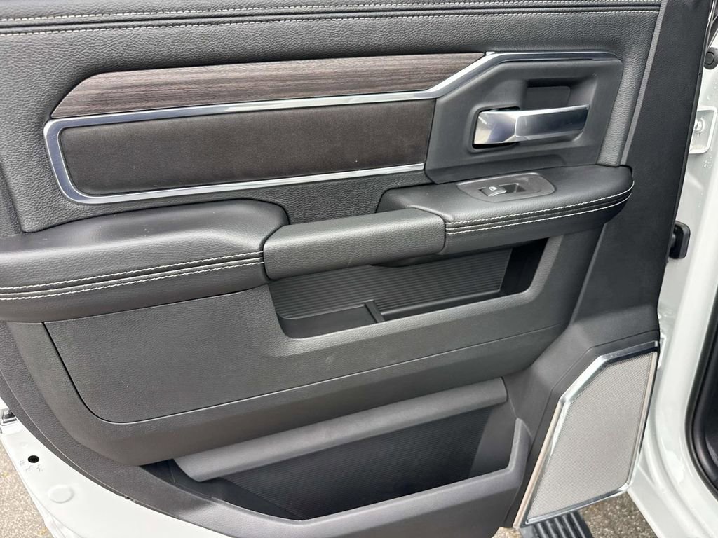 New 2026 RAM 3500 Laramie AWD/4WD image 13