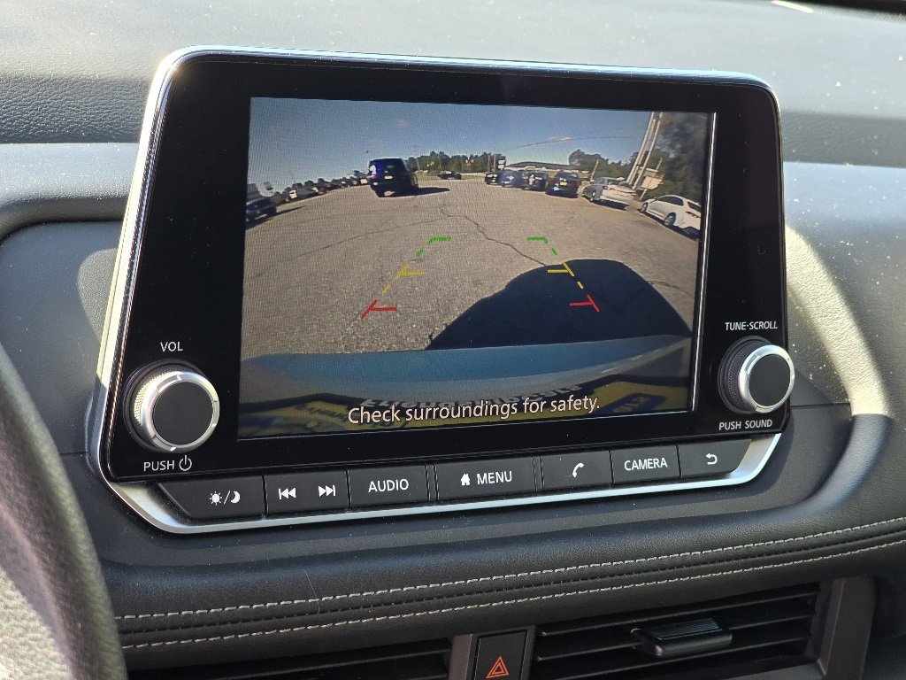 Used 2024 Nissan Rogue S image 5