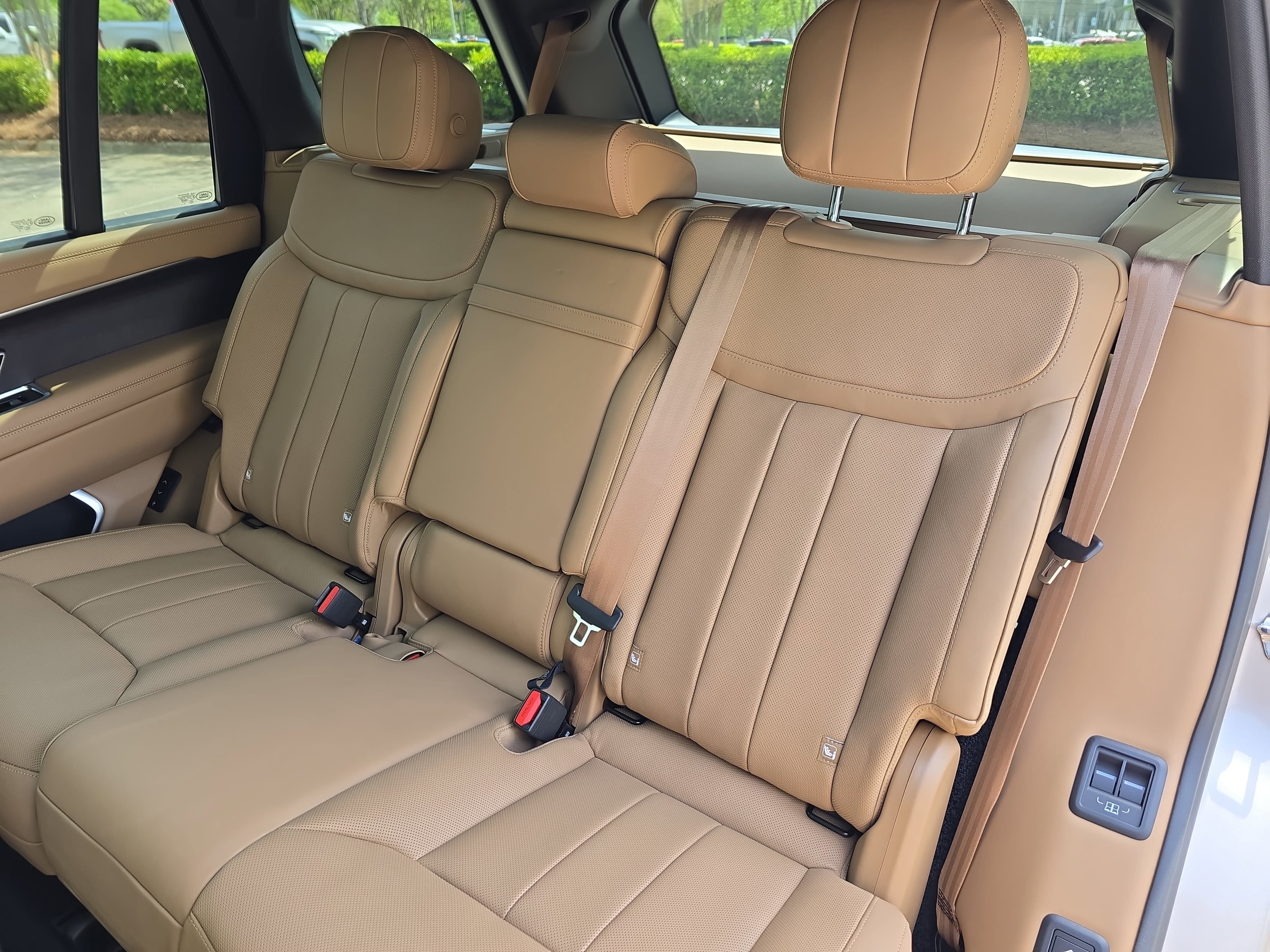 New 2026 Land Rover Range Rover Long Wheelbase SE AWD/4WD image 14