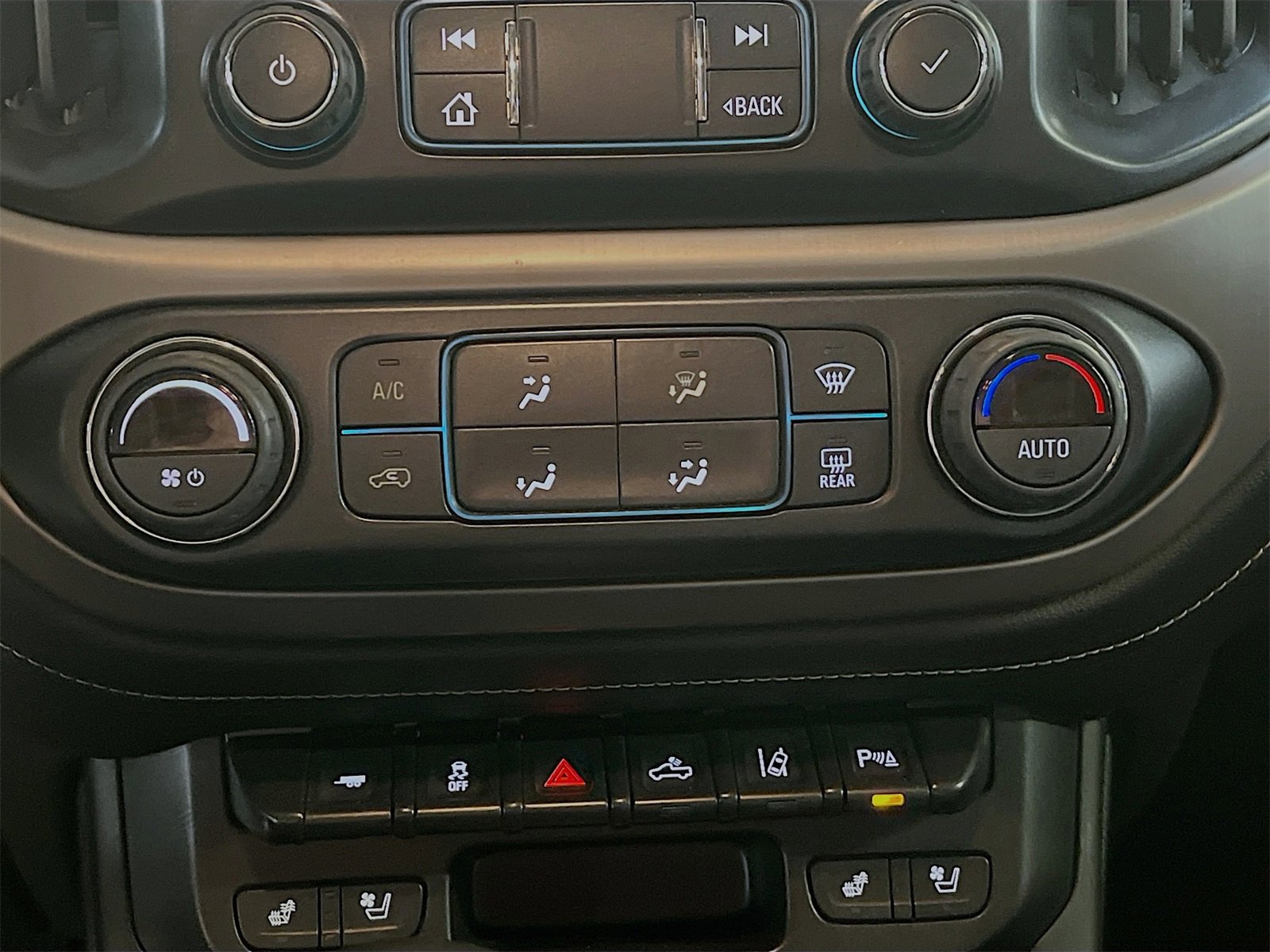 Used 2021 GMC Canyon Denali image 16